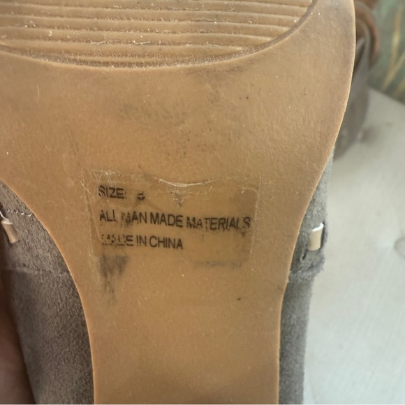 Venus Grey Wood Heels Boot, Size 8! NWOT! - Picture 6 of 9